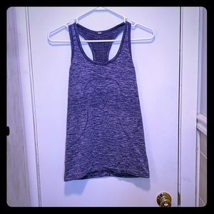 Lululemon size 6 tank
